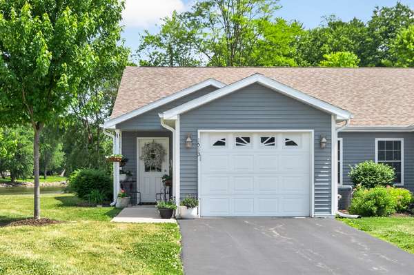 1513 Eadens PL, Dixon, IL 61021