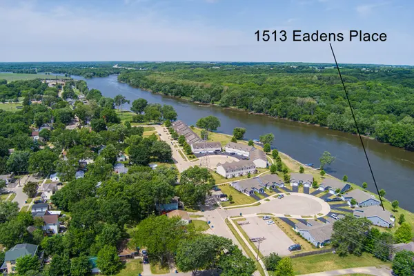 1513 Eadens PL, Dixon, IL 61021