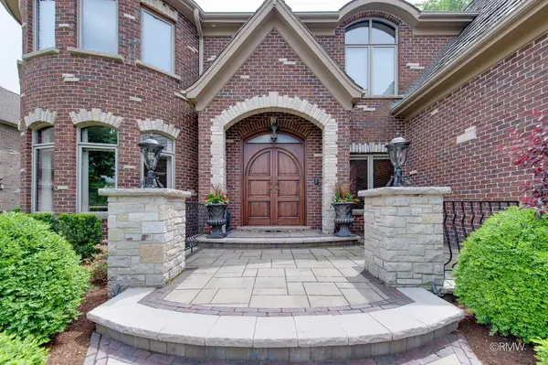 304 Juliana LN, Bloomingdale, IL 60108