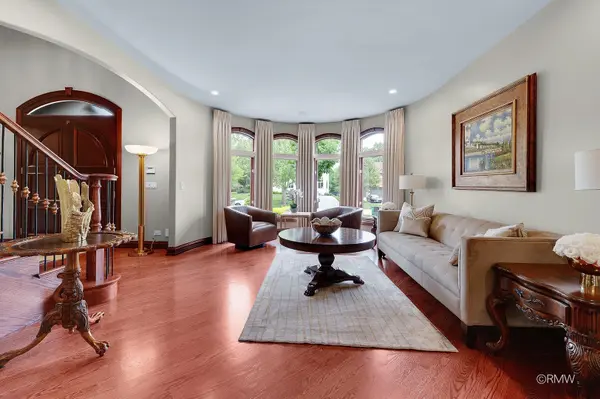 304 Juliana LN, Bloomingdale, IL 60108