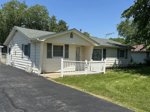 858 W Kent AVE, Crete, IL 60417