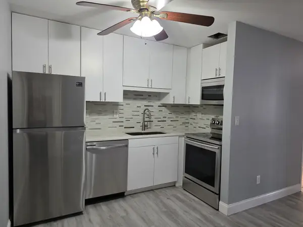 3170 W Monroe ST #107, Waukegan, IL 60085