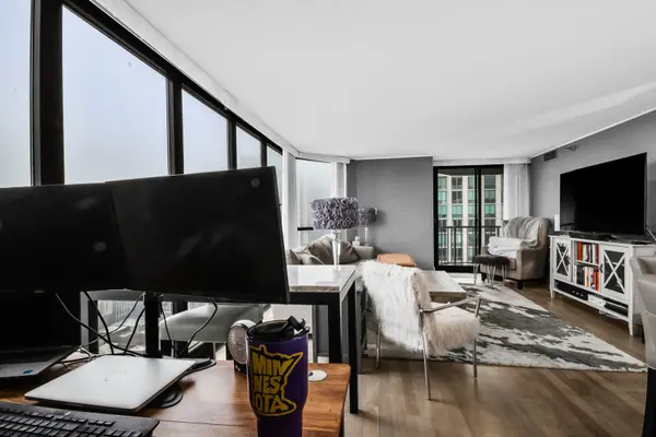 10 E Ontario ST #3808, Chicago, IL 60611