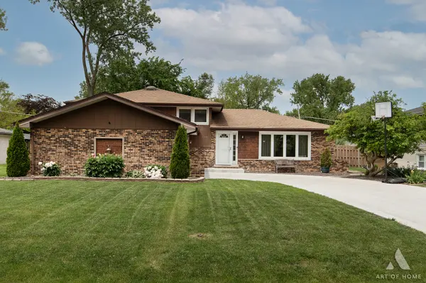 10136 Charles AVE, Palos Hills, IL 60465