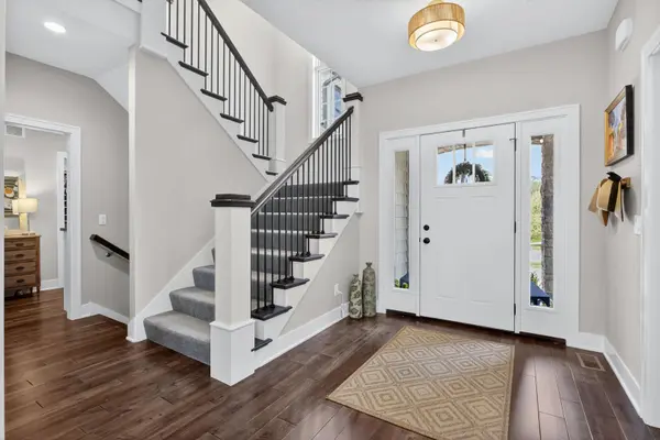6925 Grover Station, Bettendorf, IA 52722
