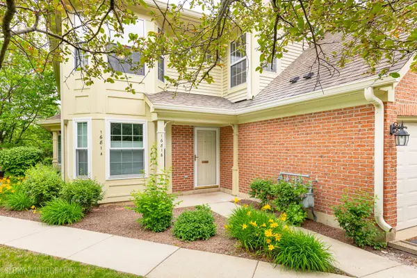 1681 Penny LN #B, Crystal Lake, IL 60014