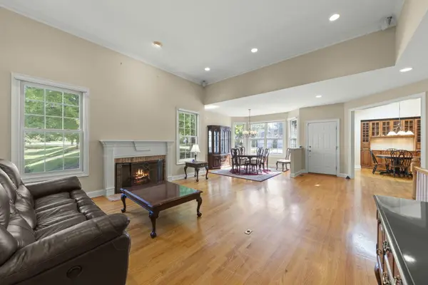 926 Ginger LN, Geneva, IL 60134