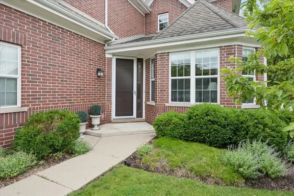 1177 Taylor ST, Northbrook, IL 60062