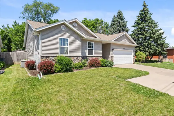 5134 N Division ST, Davenport, IA 52806