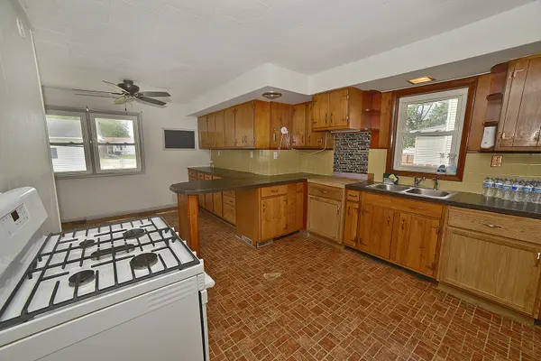 1105 W Lafayette ST, Ottawa, IL 61350