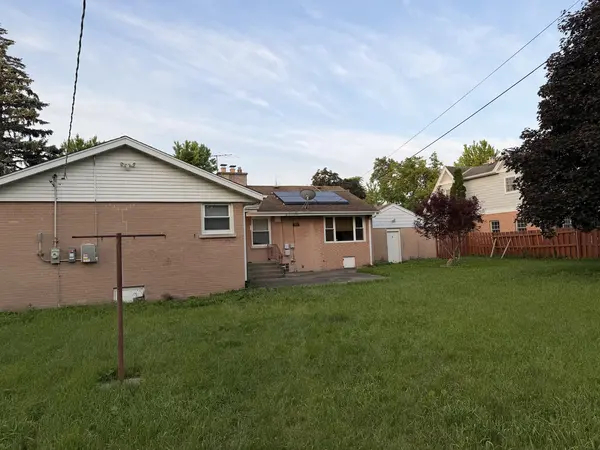 840 E Thacker ST, Des Plaines, IL 60016