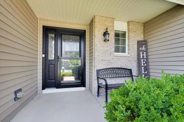 17060 Auburn Ridge DR, Lockport, IL 60441