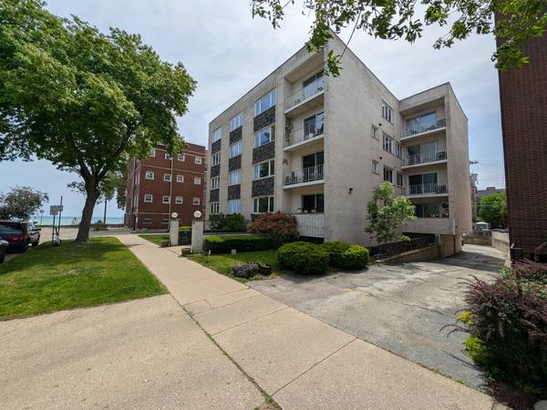 1057 W Pratt BLVD #3C, Chicago, IL 60626
