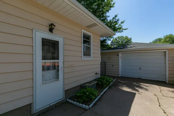 3017 W Lombard ST, Davenport, IA 52804