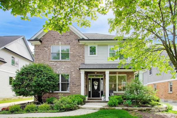 713 N Beverly LN, Arlington Heights, IL 60004