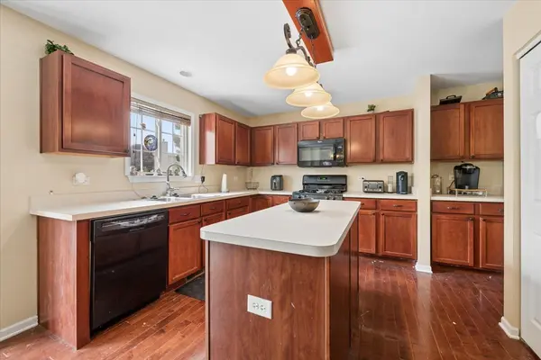 1305 Sommer LN, Minooka, IL 60447