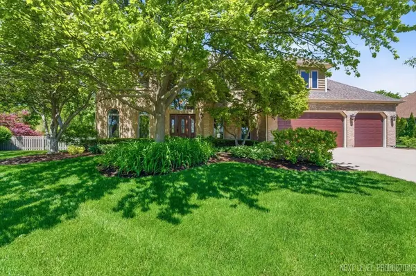 230 Persimmon DR, St. Charles, IL 60174