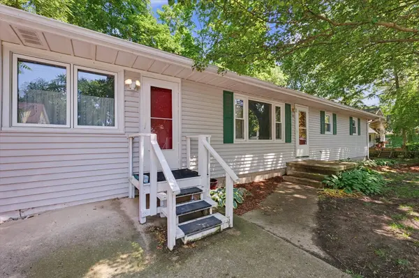 108 Brady LN, Urbana, IL 61802