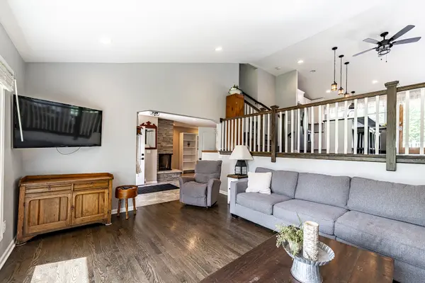 314 April CT, North Aurora, IL 60542