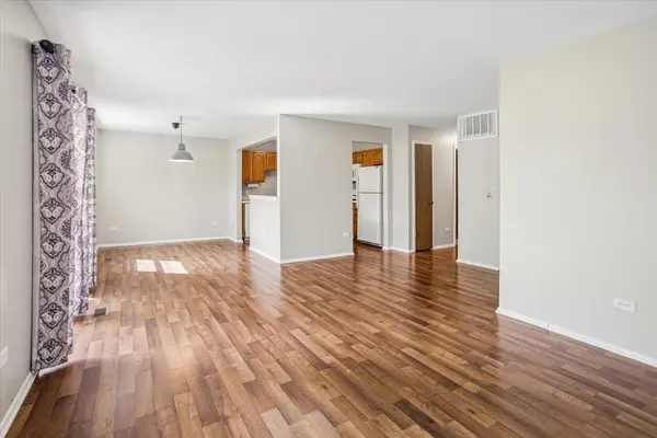 33 Ashburn CT #B, Schaumburg, IL 60193