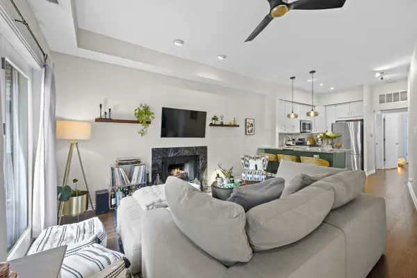 3053 N Clifton AVE #7, Chicago, IL 60657