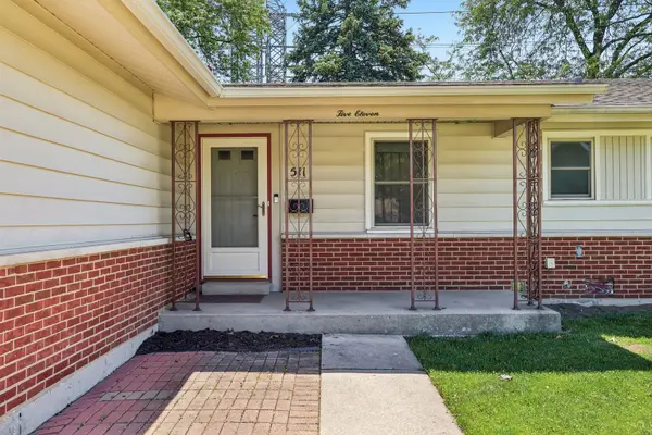 511 Walnut LN, Elk Grove Village, IL 60007