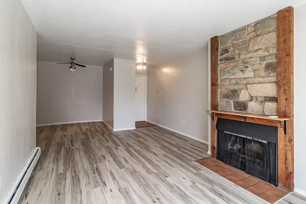 715 Grove DR #206, Buffalo Grove, IL 60089