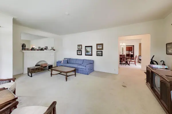 6122 N Newburg AVE, Chicago, IL 60631