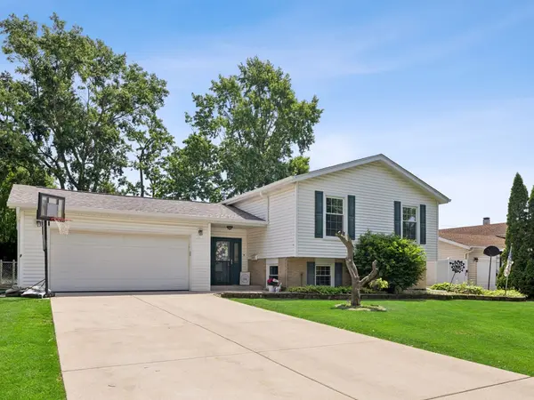7329 Richmond AVE, Darien, IL 60561