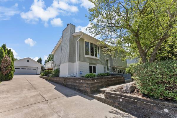 2333 Mound ST, Davenport, IA 52803