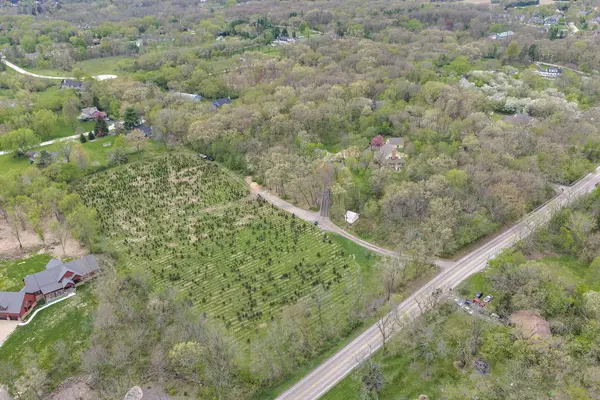 309 Three Oaks RD, Cary, IL 60013