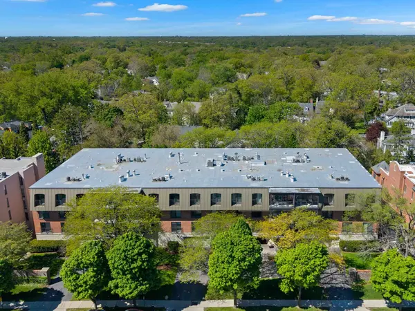 680 Green Bay RD #306, Winnetka, IL 60093
