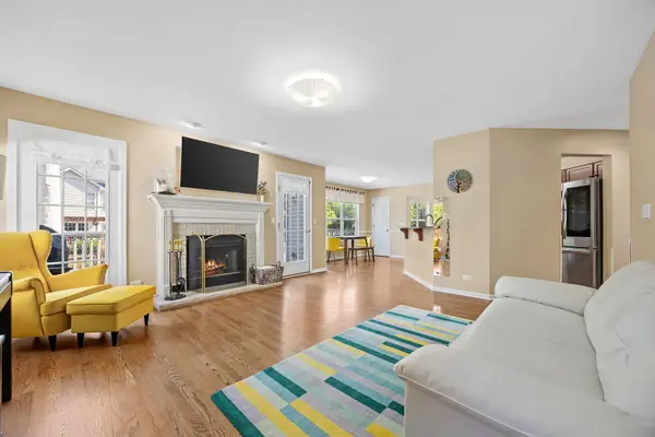 3415 Rosecroft LN, Naperville, IL 60564