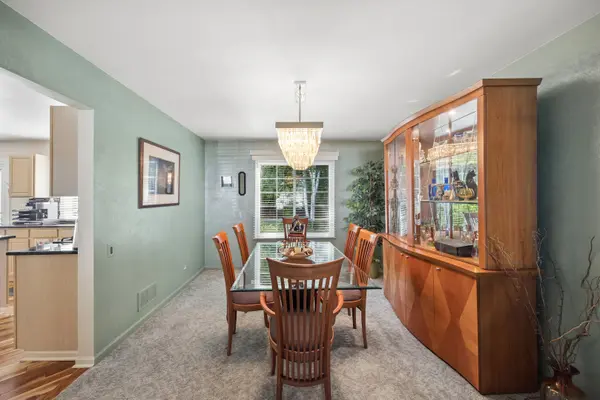 190 Lake DR S, Algonquin, IL 60102