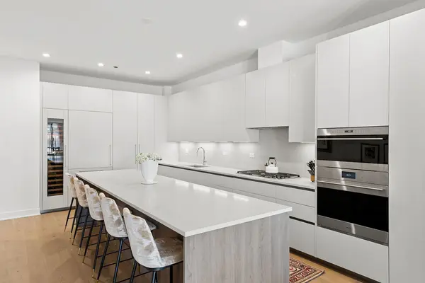 323 S Racine AVE #PHD, Chicago, IL 60607