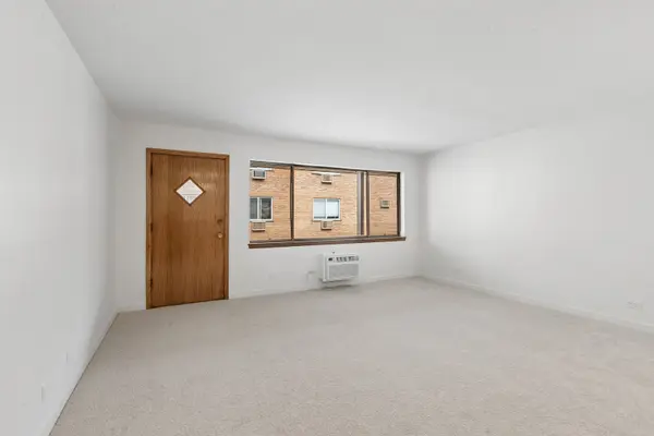 938 Ontario ST #10, Oak Park, IL 60302