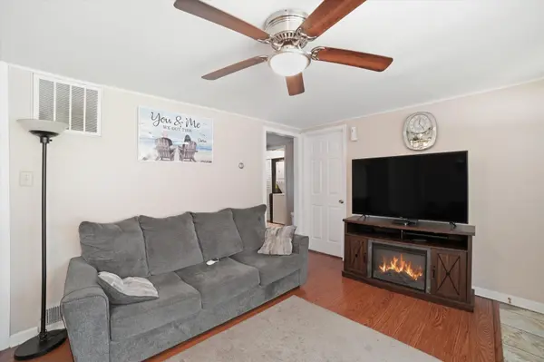2406 Blossom ST, Joliet, IL 60435