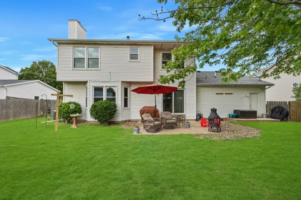 1203 Royal Pointe DR, Bloomington, IL 61704
