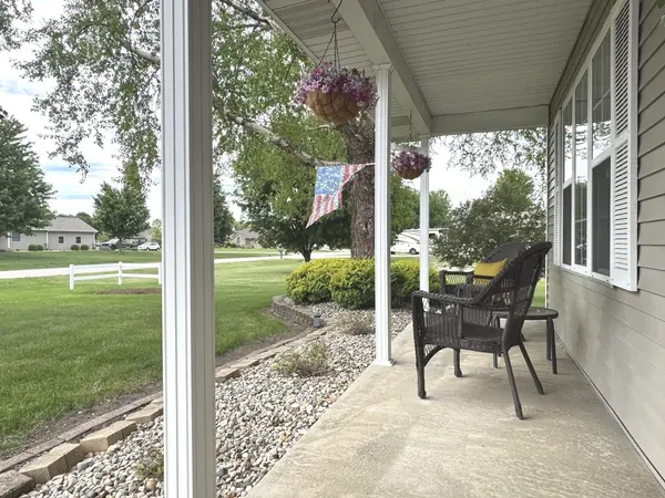 2041 S Bluff RD, Kankakee, IL 60901