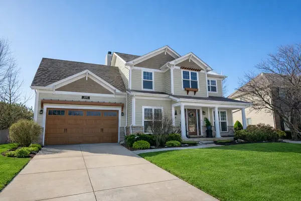 2203 Brookwood DR, South Elgin, IL 60177
