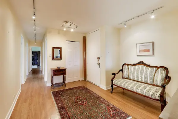 7033 N KEDZIE AVE #1602, Chicago, IL 60645