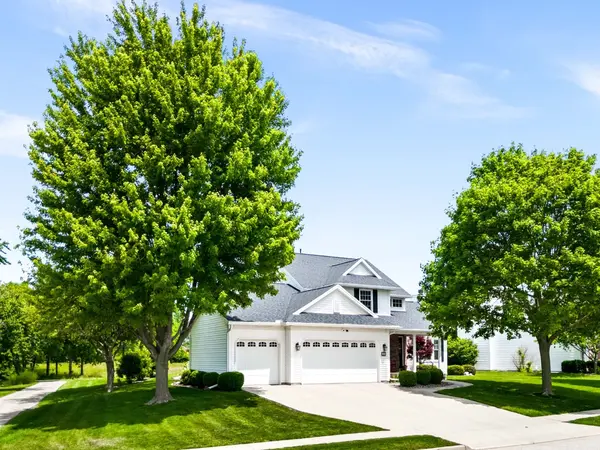 300 Whispering Pines Cc LN, Normal, IL 61761