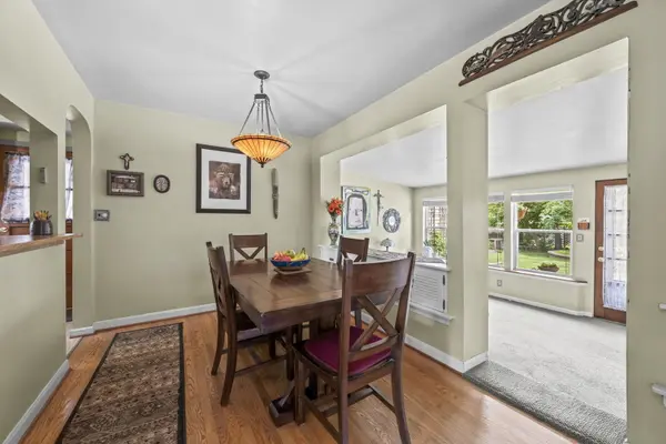 215 N Lincoln LN, Arlington Heights, IL 60004