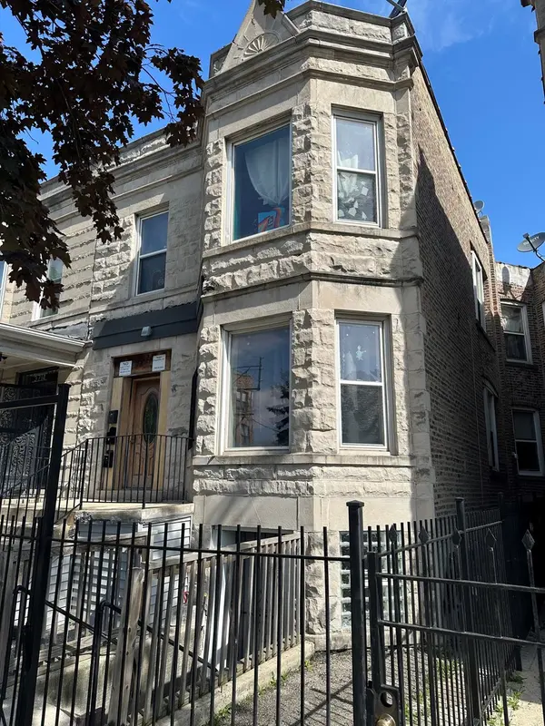 3712 W Grenshaw ST, Chicago, IL 60624