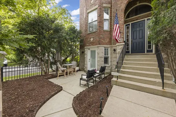 928 Shandrew DR #928, Naperville, IL 60540