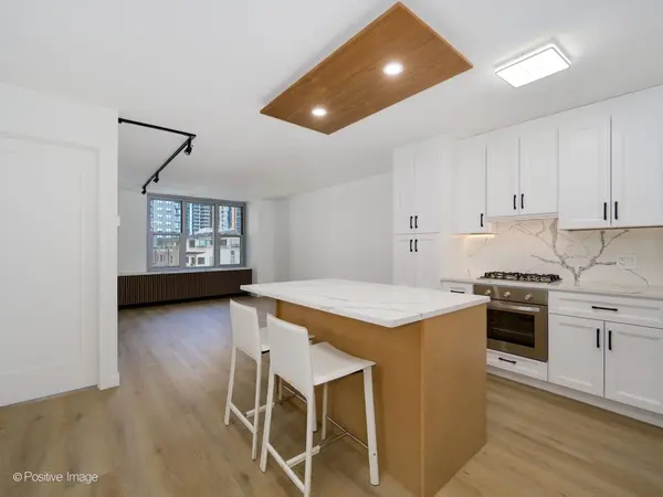 400 E Randolph ST #904, Chicago, IL 60601