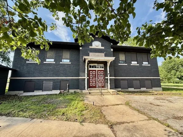 108 W Chestnut ST, Bondville, IL 61815