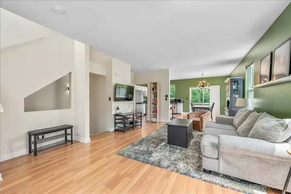 670 Littleton TRL #670, Elgin, IL 60120