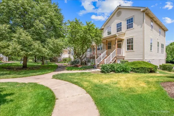 670 Littleton TRL #670, Elgin, IL 60120