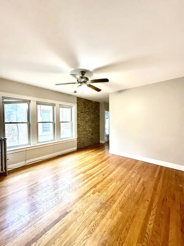 3253 W Olive AVE #3W, Chicago, IL 60659